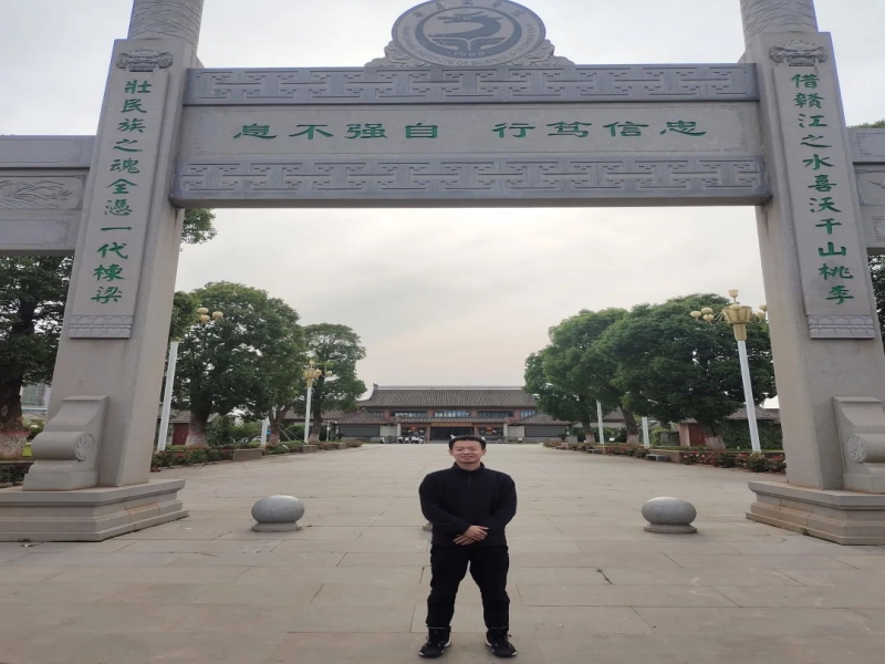 【优秀毕业生】胡俊伟：莫嫌天涯海角远，但肯摇鞭有到时_优秀毕业生_信息与人工智能学院
